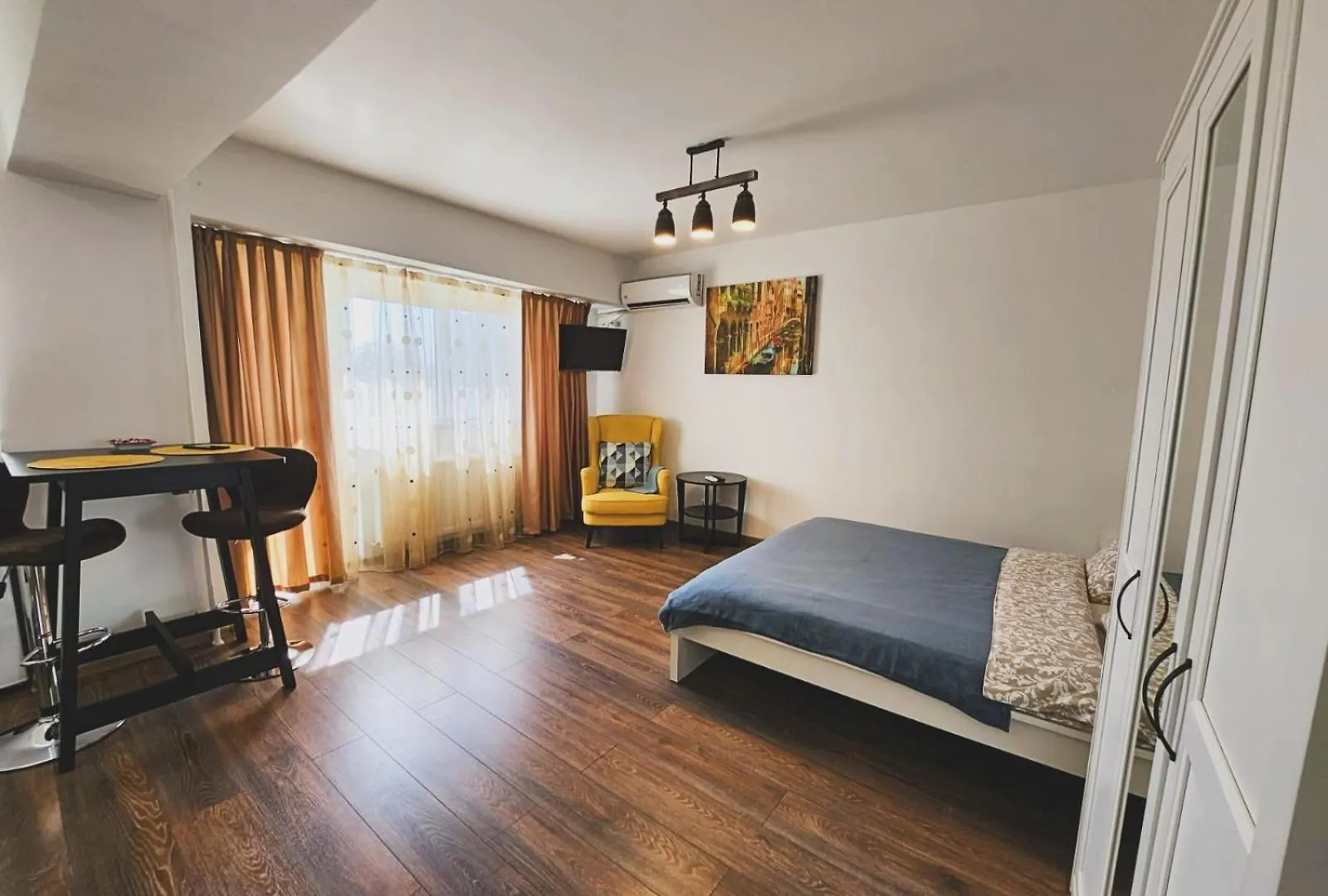 Ultracentral Studio Near Government Victory Square 布加勒斯特 公寓