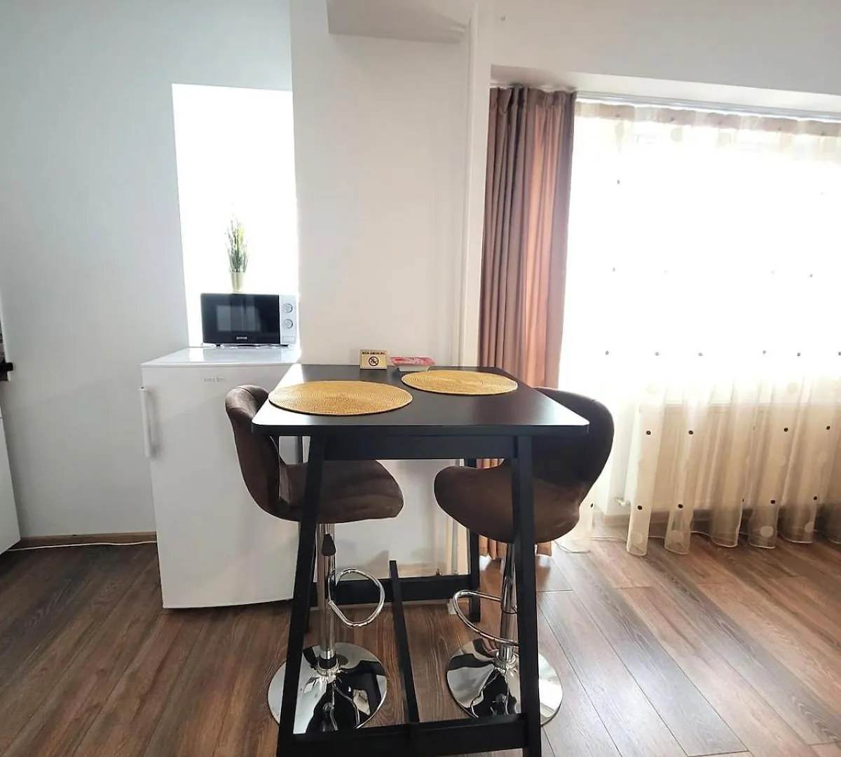 Ultracentral Studio Near Government Victory Square 부쿠레슈티